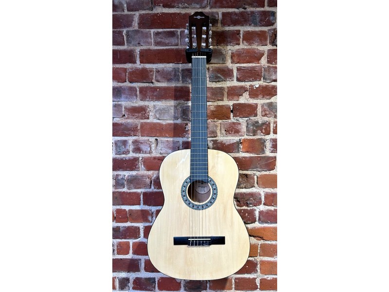 Pre Loved Gear For Music 4/4 Classical Guitar Inc Bag Cookes