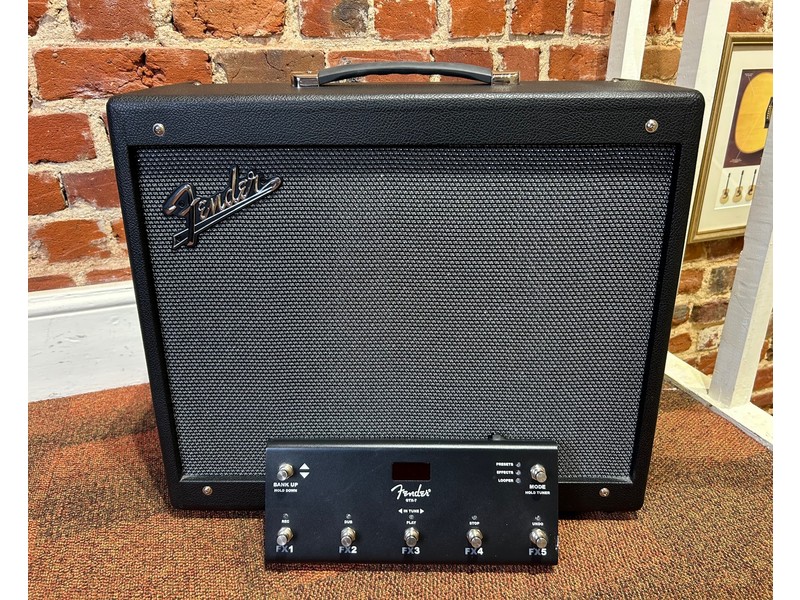 Pre Loved Fender GTX100 Combo (Includes Footswitch and Expression Pedal