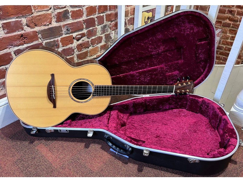 Pre Loved Lowden F-35 Spruce / Rosewood Inc Hard Case