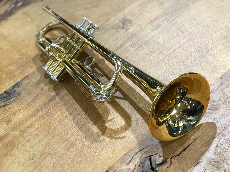 Pre Loved Yamaha YTR2330 Trumpet inc Case