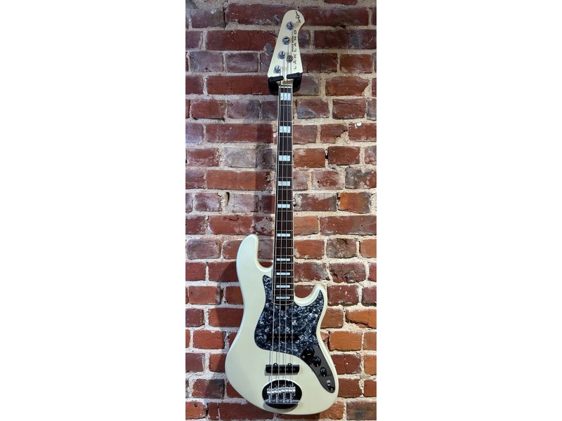 Pre Loved Lakland Skyline DJ4 Darryl Jones 4 Pearl White Inc Gig Bag