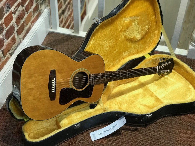 Pre Loved Guild F-20 1979 Inc Hard Case