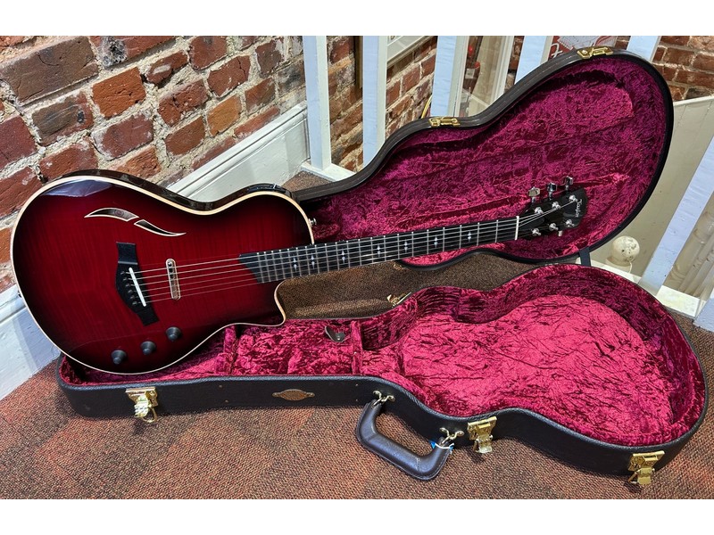 Pre Loved Taylor T5Z Pro Cayenne Red Inc Hard Case