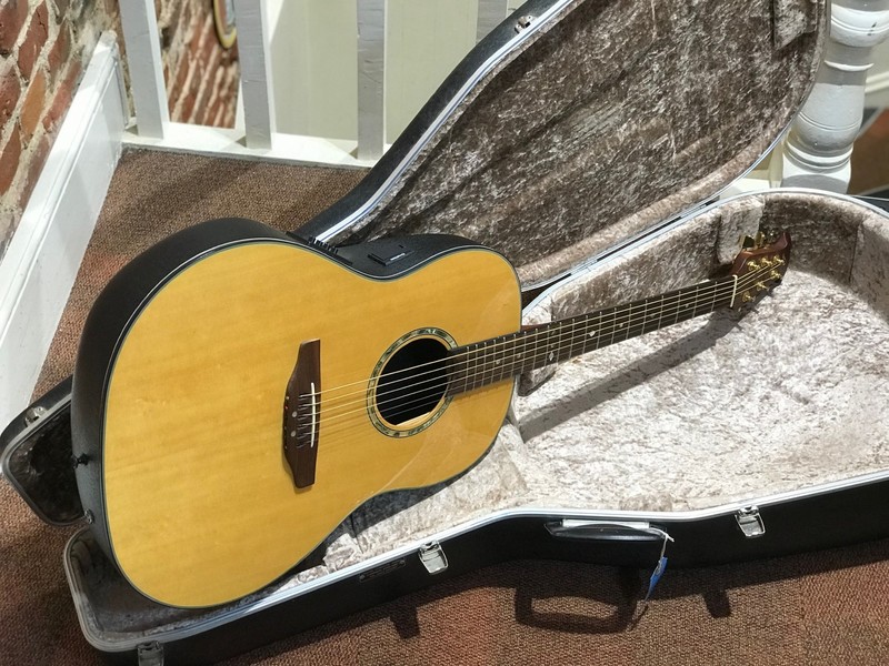 Pre Loved Ovation USA Ultra Deluxe 1517S inc Hiscox Hard Case