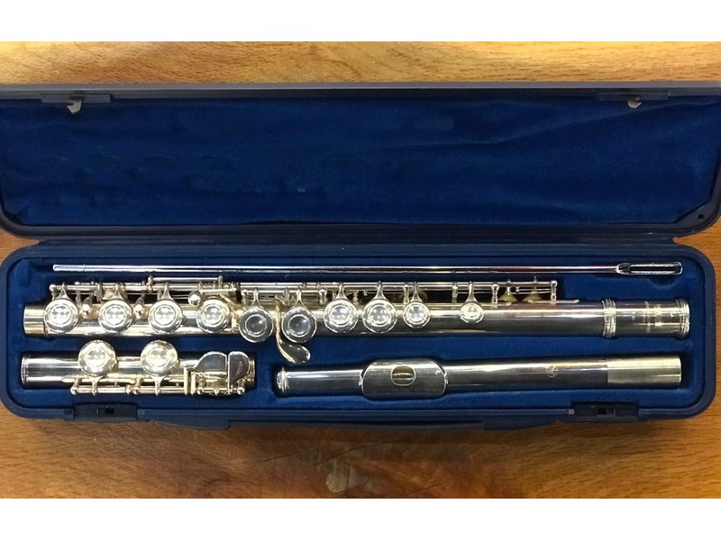 Pre Loved Yamaha 211S Flute