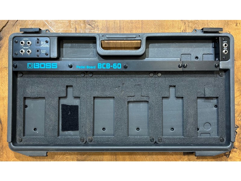 Pre Loved Boss BCB60 Pedal Board