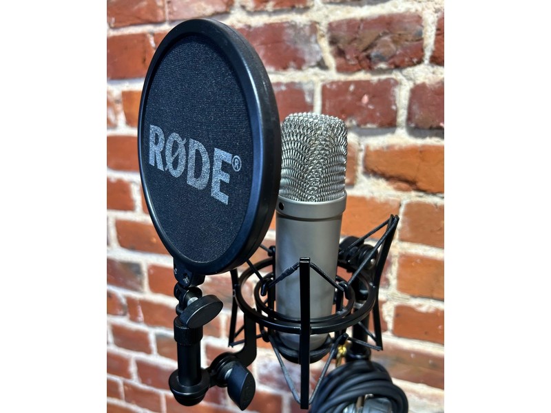 Pre Loved Rode NT1-A Condenser Mic Package - Stand & Pop Filter