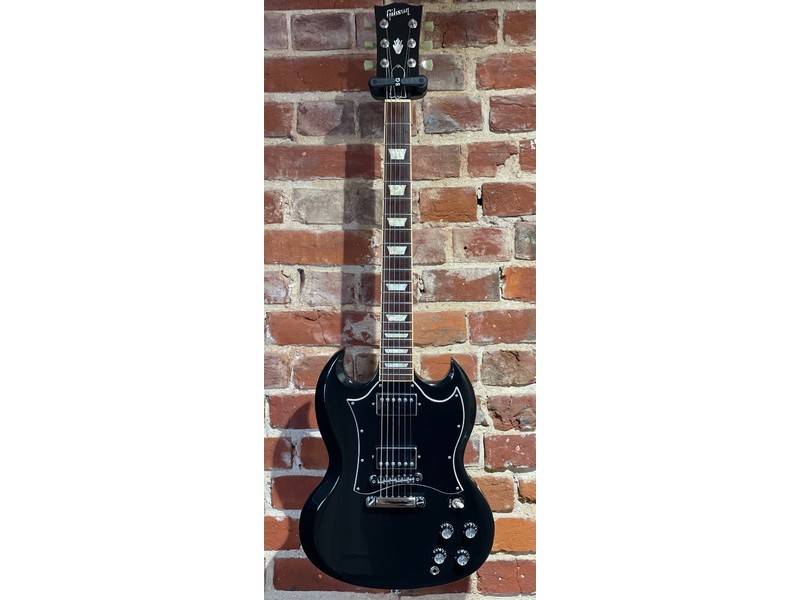 Pre-Loved Gibson SG Standard 2015 in Ebony inc Hard Case