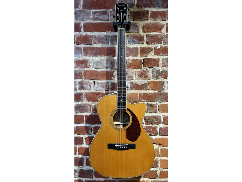 Pre Loved Fender Paramount PM-3CE Inc Hard Case