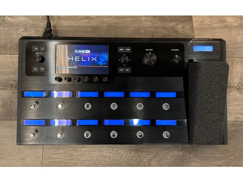 Pre Loved Line 6 Helix Guitar Multi Effects Processor Inc Bag