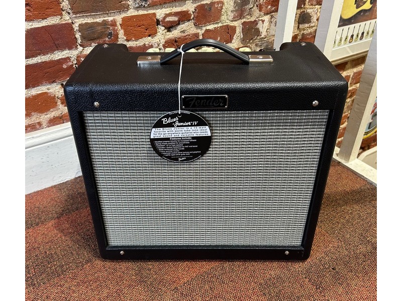 Pre Loved Fender Blues Junior IV Inc Cover & Footswitch
