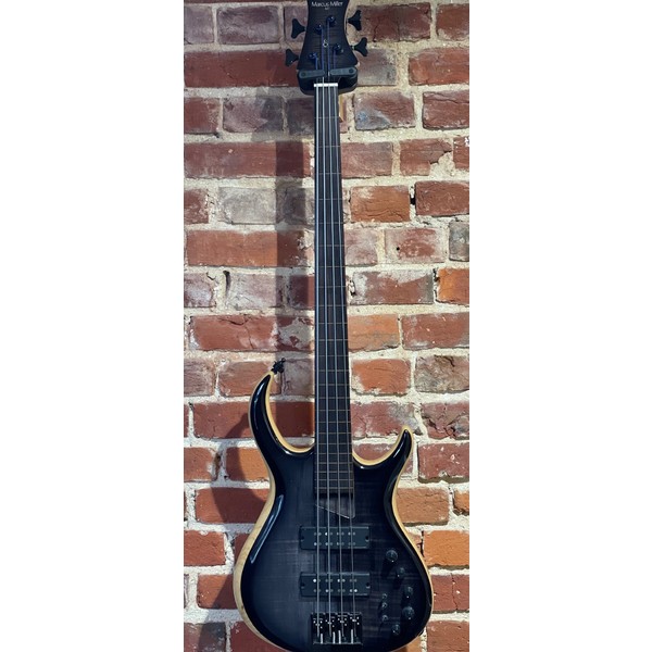 Square d3665857 89d9 4349 870d 8dd92be9eca1