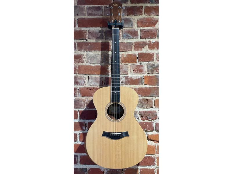 Pre Loved Taylor Academy 12e Grand Concert Walnut Acoustic-Electric Guitar inc Bag