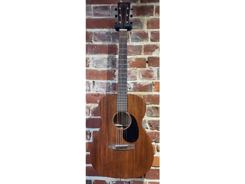 Pre Loved Martin 00-15M Inc Bag
