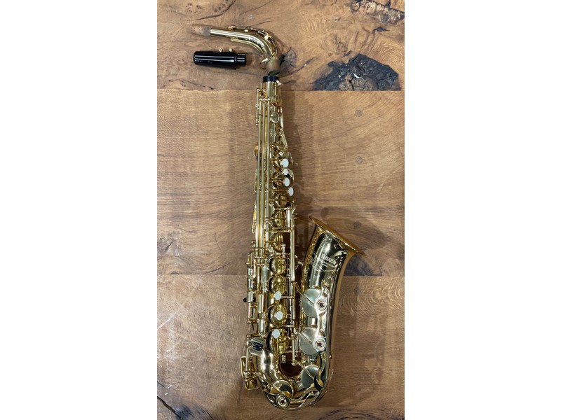 Pre Loved Yamaha YAS-32 Alto Saxophone inc Case