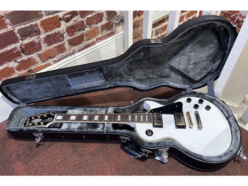 Pre Loved Epiphone Les Paul Custom Alpine White Inc Hard Case