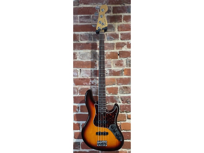 Pre Loved Fender American Deluxe Jazz Bass Sunburst