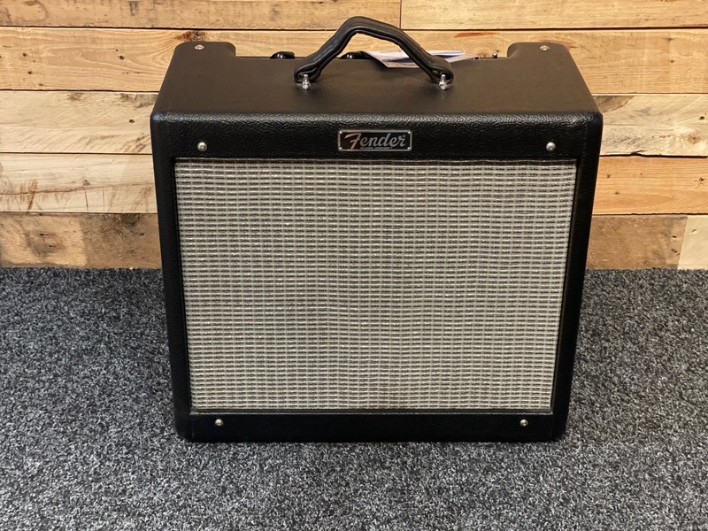 Pre Loved Fender Blues Junior III inc Cover
