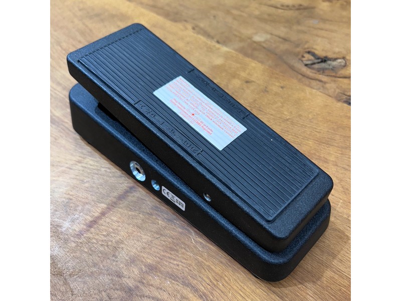 Pre-Loved Jim Dunlop Cry Baby Wah GCB95
