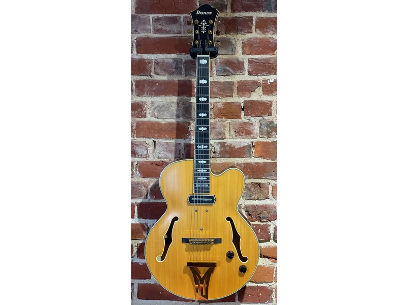 Pre Loved Ibanez PM3C-NAT Pat Metheny Natural inc Hard Case