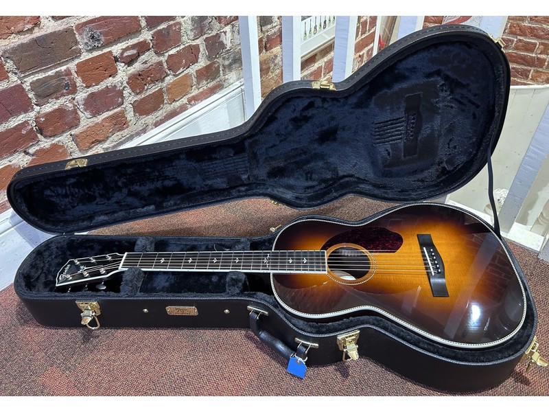 Pre Loved Fender Paramount PM-2 Deluxe Parlour Sunburst Inc Hard Case